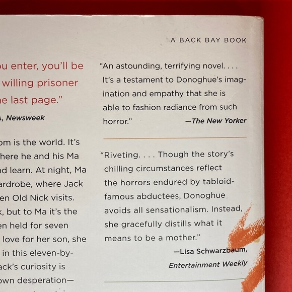 Room A Novel By Emma Donoghue Softcover Book 321 Pages - Picture 10 of 16